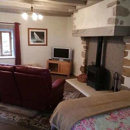 Chez Pastuso Bed & Breakfast Brigueil-le-Chantre Ngoại thất bức ảnh
