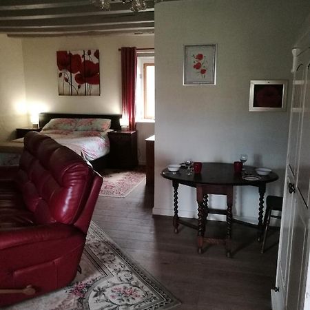 Chez Pastuso Bed & Breakfast Brigueil-le-Chantre Ngoại thất bức ảnh
