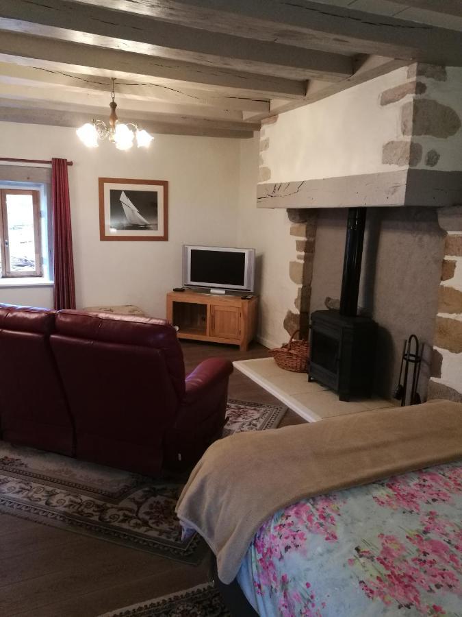 Chez Pastuso Bed & Breakfast Brigueil-le-Chantre Ngoại thất bức ảnh